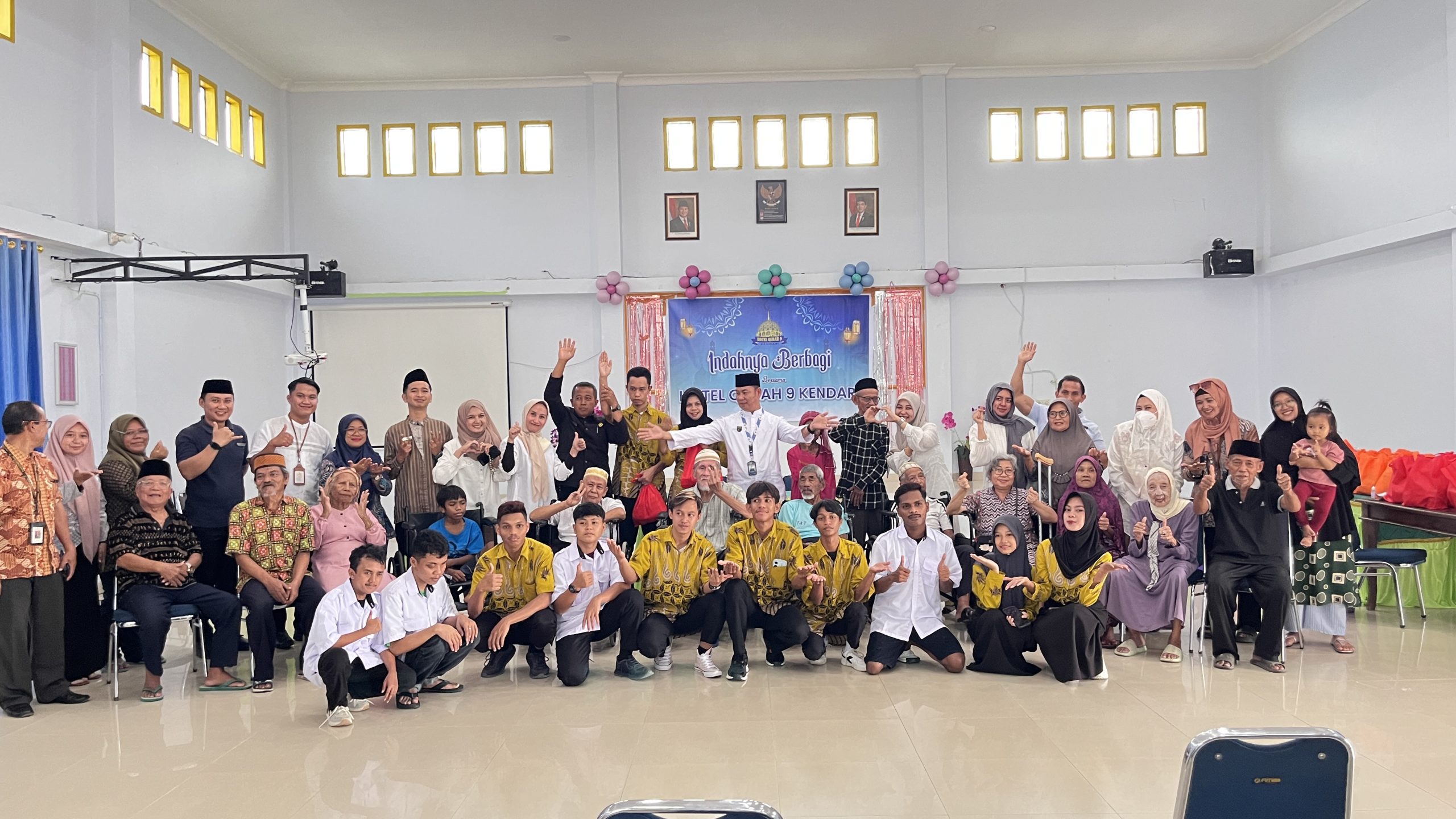 Read more about the article Hotel Qubah 9 Berbagi Kebahagiaan Ramadhan Bersama Lansia & Disabilitas di Sentra Meohai Kendari